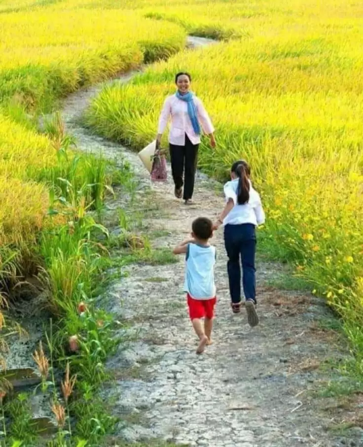 XIN VỀ LẠI TUỔI THƠ