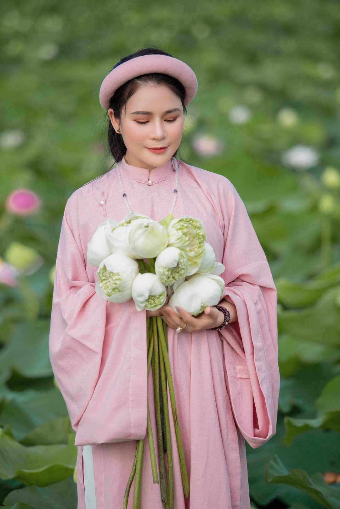 THƯƠNG CẢ MỘT ĐỜI