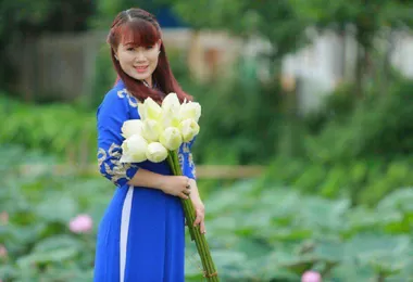 TÌNH YÊU MÀU NẮNG