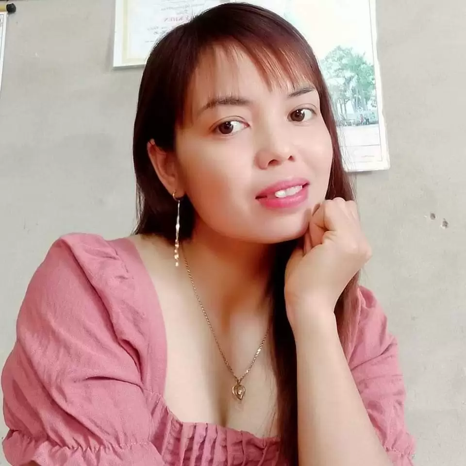 Tác giả Hoàng Hiền