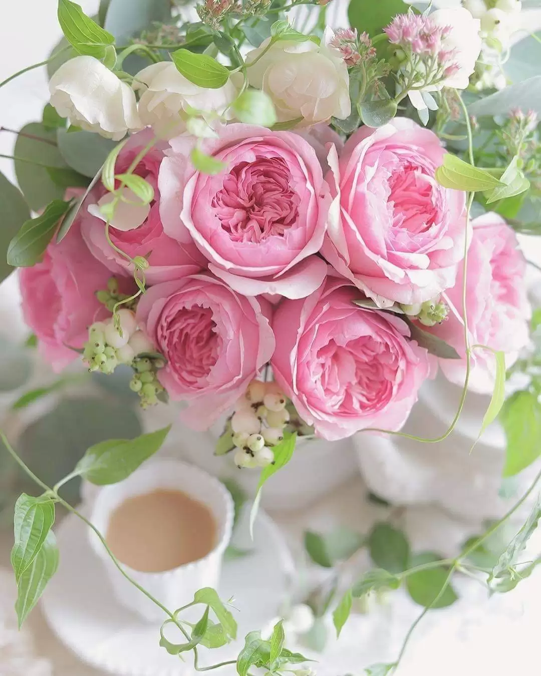 HÃY YÊU THƯƠNG PHỤ NỮ THẬT NHIỀU