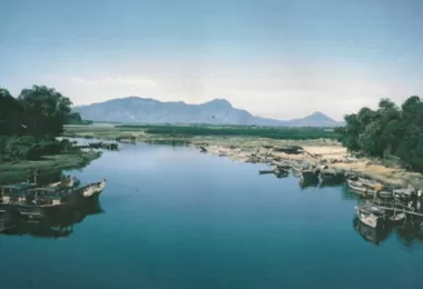 MƯỜI HAI BẾN NƯỚC